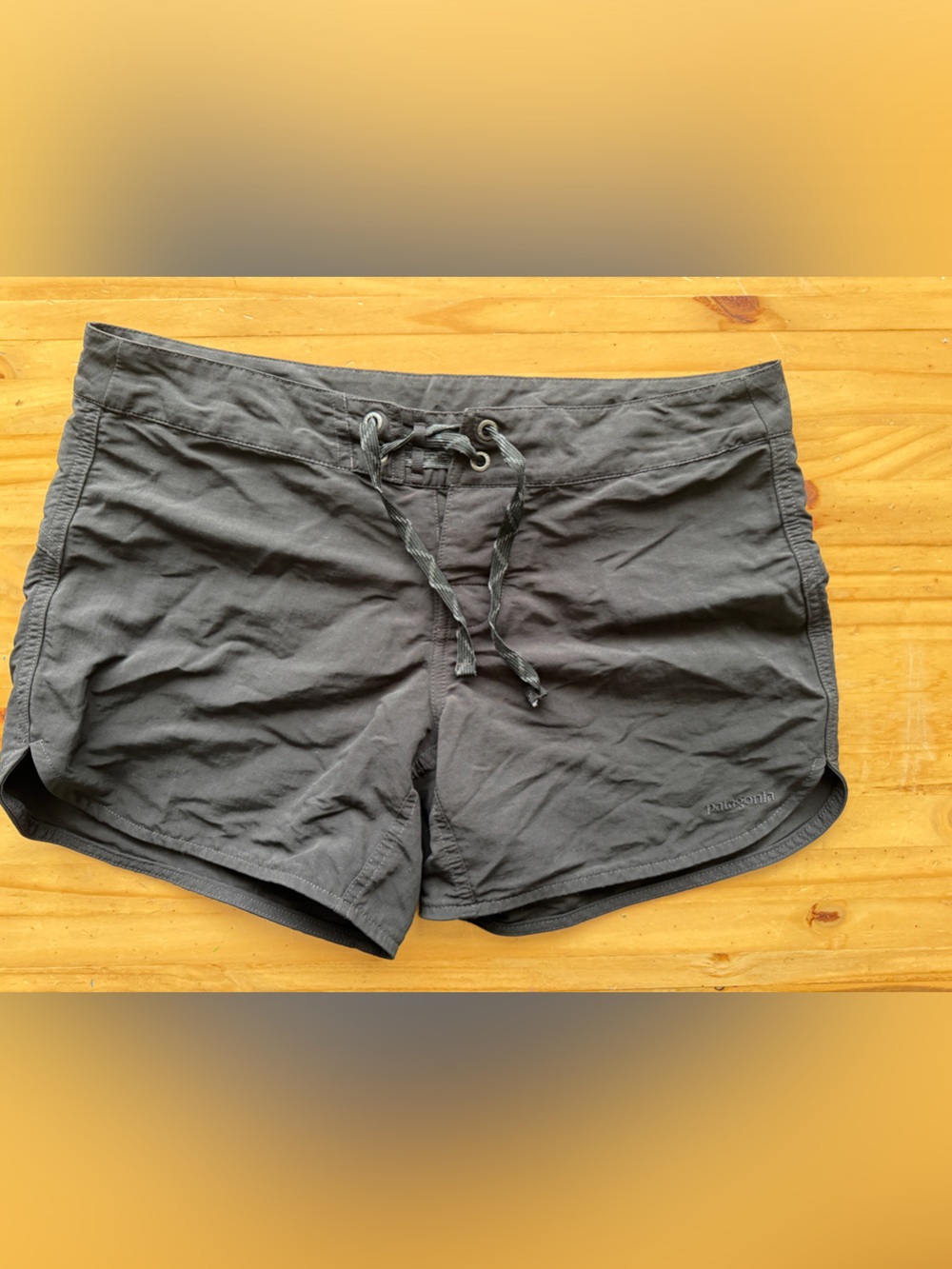Patagonia Wavefarer boardshorts 5" size 6 *as is